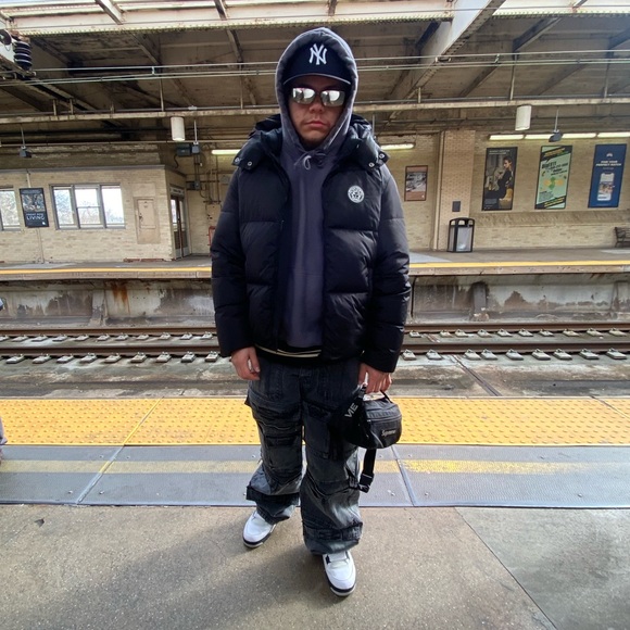 MEET YOUR POSHER, WELCOME EVERYONE MY NAME IS JUNIOR - Picture 5 of 7